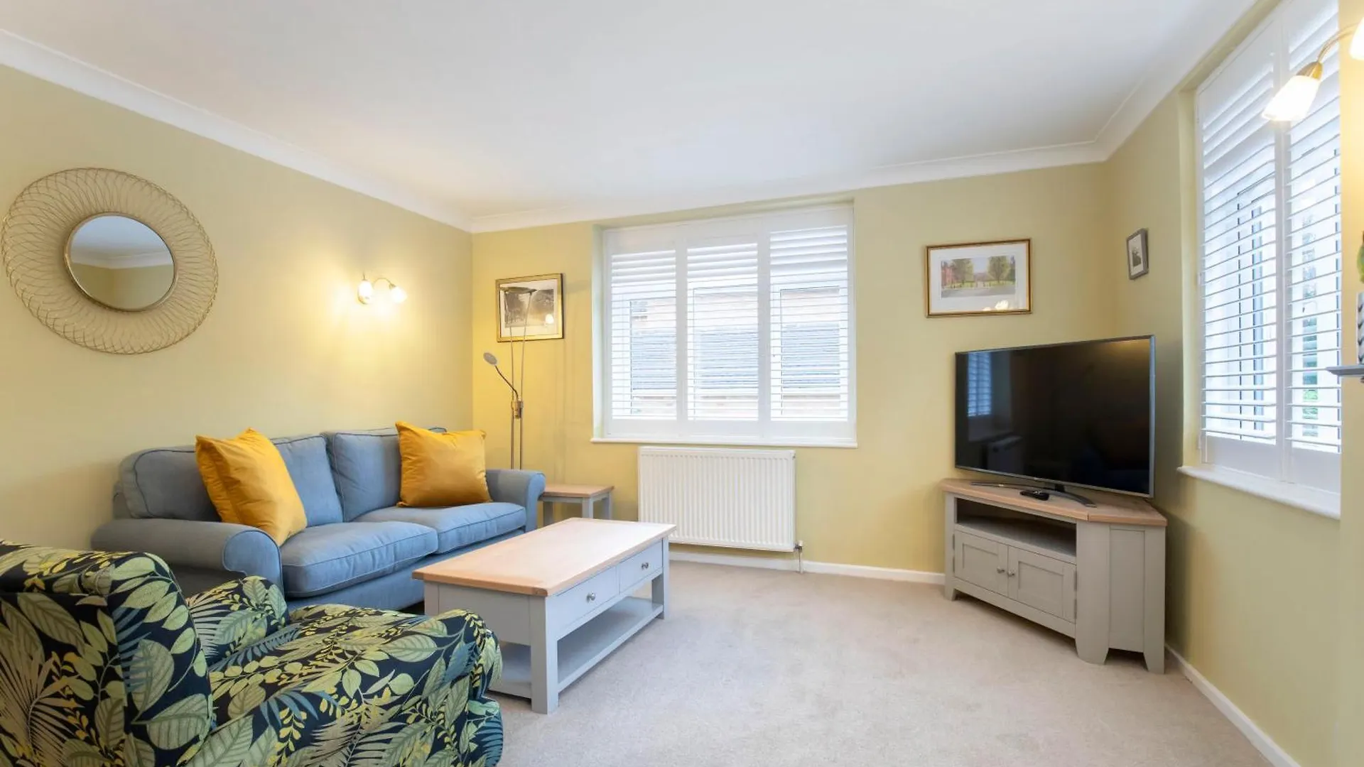 Central 1 Bedroom Apartment With Parking GLOUCESTERSHIRE United Kingdom